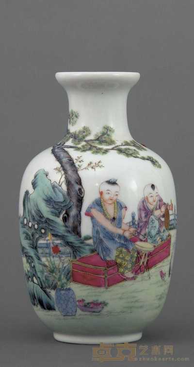 民国 粉彩人物灯笼小瓶 高15cm